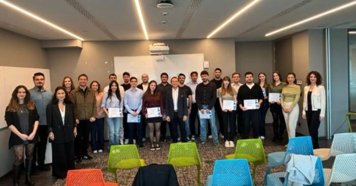 SAP Türkiye’den bir ilk: Genç Profesyoneller, Üretken Yapay Zeka Sertifikasıyla Mezun Oldu