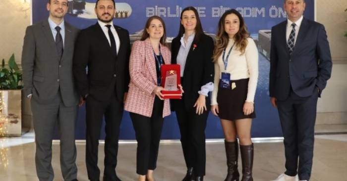 Yeşilova Otomotiv’e Karsan’dan “Kalite Ödülü”