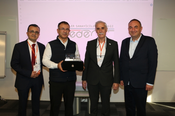 Olgun Çelik, TREDER Üyelerine Kompozit Üretimini Tanıttı