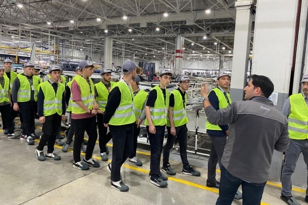 Otokar ile Güçlü Yarınlar Projesi İlk Yılında 550 Öğrencinin Geleceğine Değer Kattı   