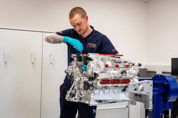 Red Bull Ford Powertrains, Hexagon Teknolojisini Kullanıyor