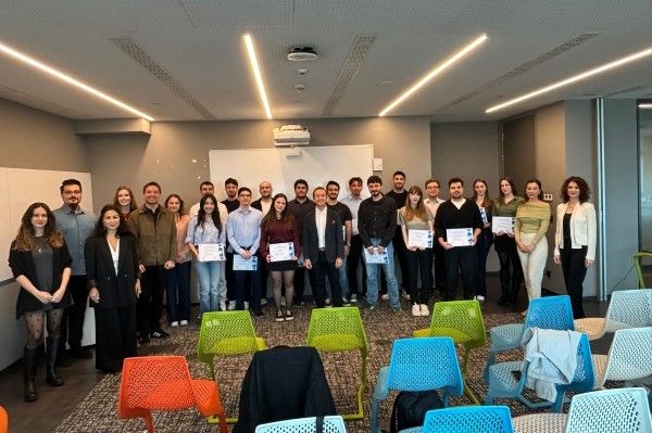 SAP Türkiye’den bir ilk: Genç Profesyoneller, Üretken Yapay Zeka Sertifikasıyla Mezun Oldu