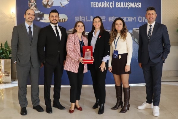 Yeşilova Otomotiv’e Karsan’dan “Kalite Ödülü”