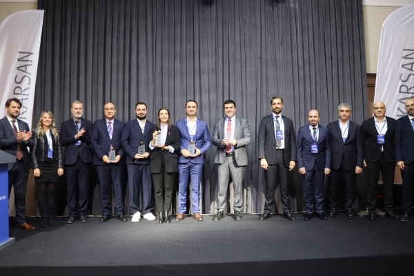 Yeşilova Otomotiv’e Karsan’dan “Kalite Ödülü”